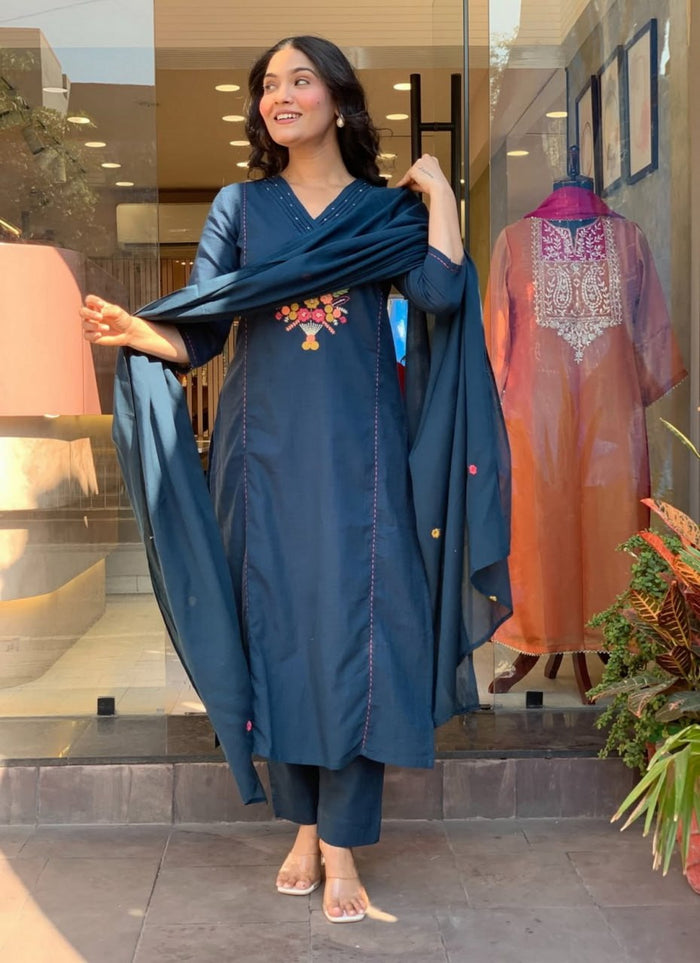 WOMENS BEAUTIFUL SLAWAR SUIT WITH PANT AND DUPATTA