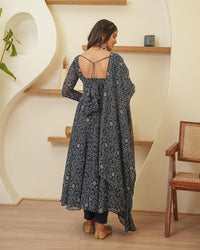 ng Urbane Retro Women Gown with dupatta