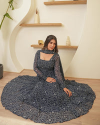 ng Urbane Retro Women Gown with dupatta