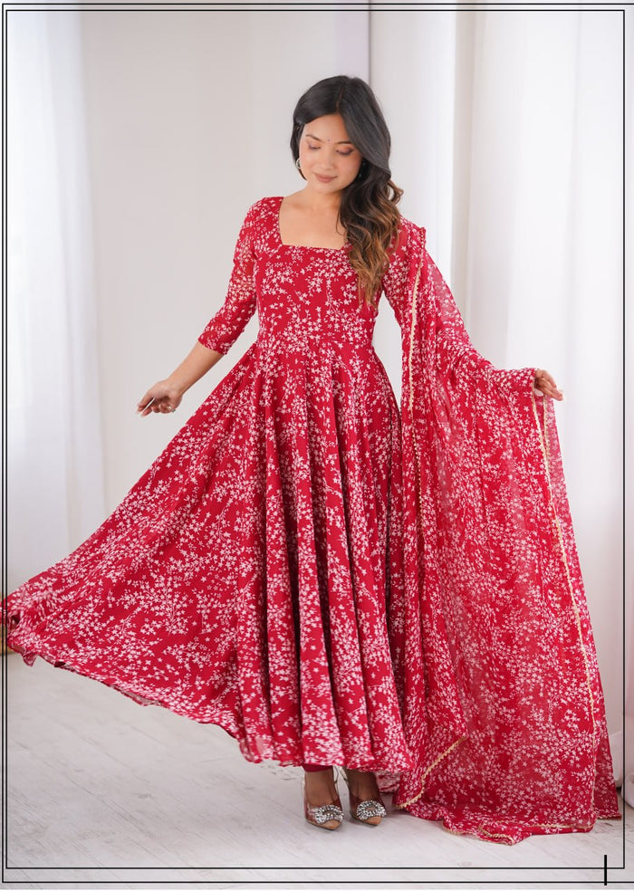 WOMENS BEAUTIFUL PRINTED FLOWER GOWN WITH DUPATTA