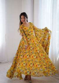 WOMENS BEAUTIFUL PRINTER GOWN WITH DUPATTA