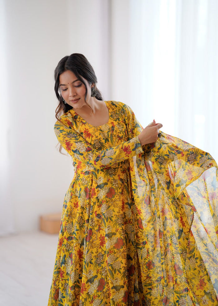WOMENS BEAUTIFUL PRINTER GOWN WITH DUPATTA