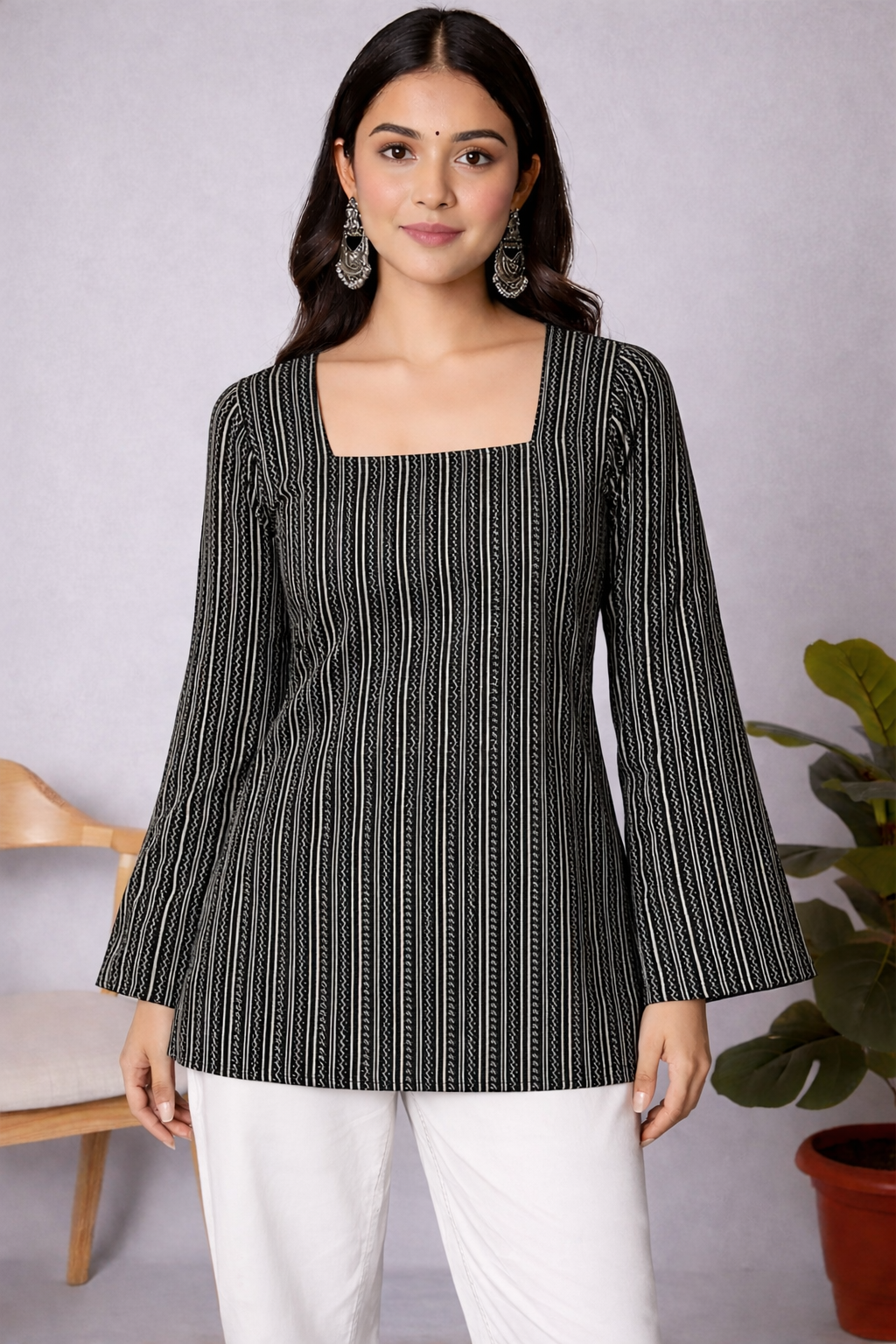 NG BEAUTIFUL BLACK SQUARE NECK TOP