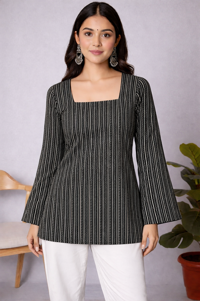 NG BEAUTIFUL BLACK SQUARE NECK TOP